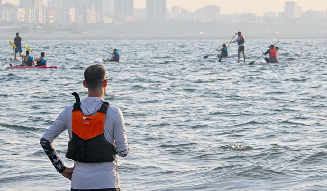 Mersinliler güne su sporlarıyla başlıyor