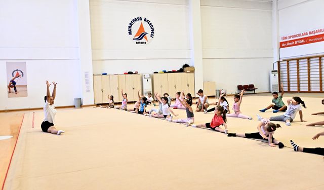 Muratpaşa çocukların gelişimini cimnastikle destekliyor