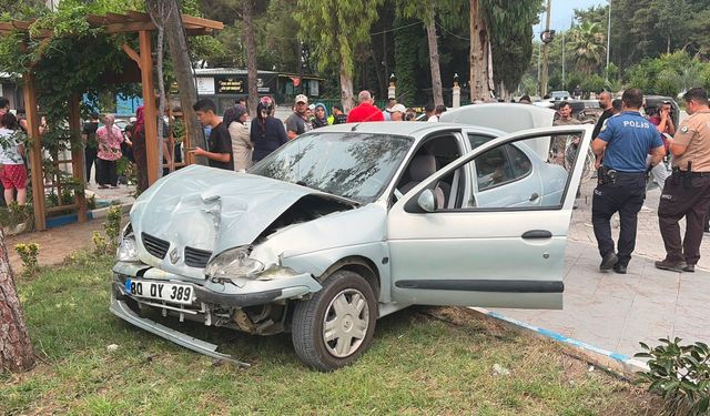 Osmaniye'de iki otomobil çarpıştı: 5 yaralı