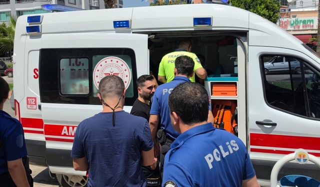 Otomobil ile çarpışan motosikletteki 2 kişi yaralandı
