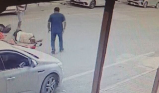 Otomobilin açılan kapısına çarpan motosikletli ağır yaralandı
