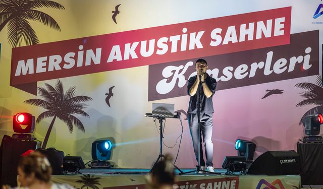 Sahilden akustik ezgiler yükseliyor