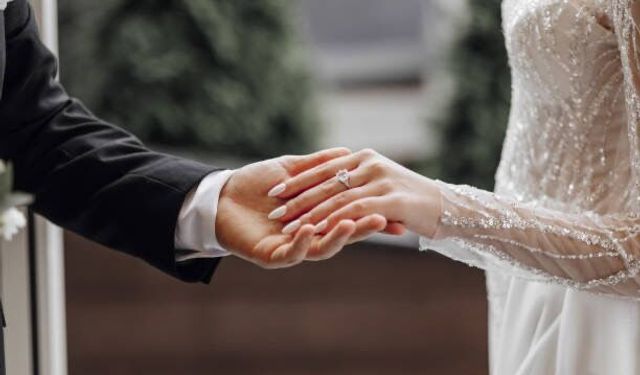 Evleneceğin Kişiyi Rüyada Görmek İçin Ne Yapılır? Eski Bir İnanca Göre Uyumadan Önce Bu Yapılıyor