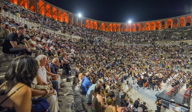 Aspendos'ta Carmina Burana gecesi