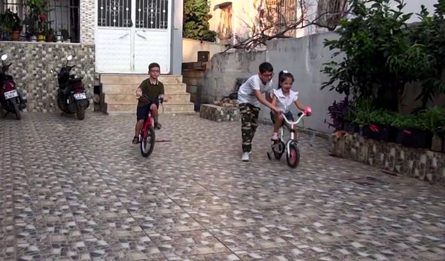 Harçlıklarıyla aldığı bisikleti evinin önünden çalındı