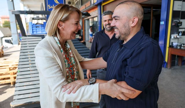 Hatice Öz, Antalya Toptancı Hali'nde projelerini anlattı