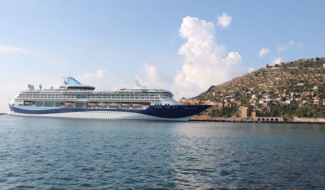 İngiliz turistler kruvaziyerle geldi