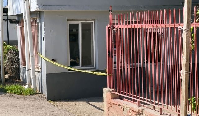 Ofisinde kasığından tabancayla vurulmuş halde ölü bulundu