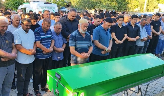 Otomobil ile çarpışan motosikletin sürücüsü öldü; kaza kamerada (2)