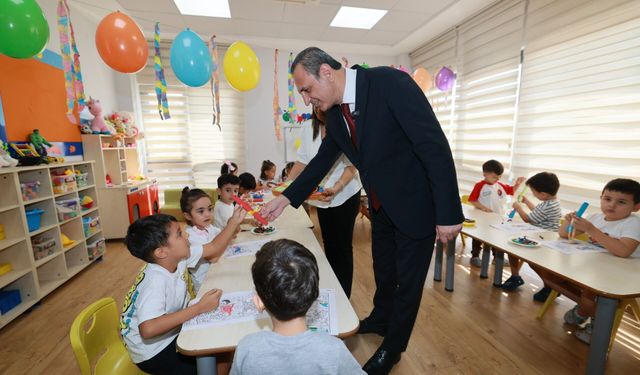 Tarık Özünal'dan minik yüreklere yeni eğitim yılı ziyareti