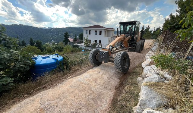 Toroslar'ın kırsal mahallelerinde yollar yenileniyor