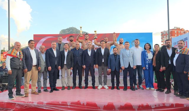 10'uncu Geleneksel İsmet Atlı Karakucak Güreşleri müsabakaları tamamlandı (2)