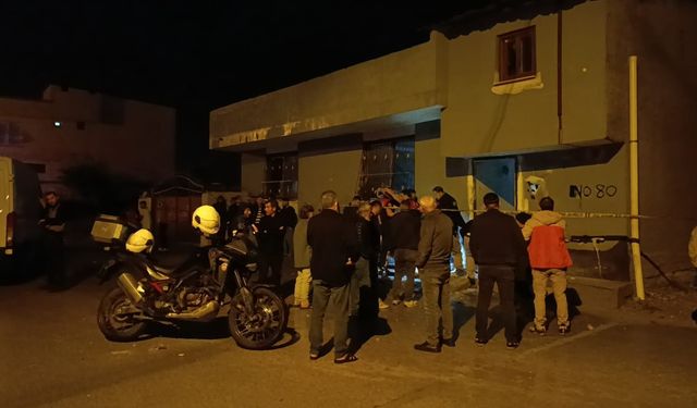 Adana'da bir eve el yapımı patlayıcı atıldı