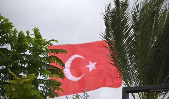 Antalya'da kuvvetli rüzgar ve sağanak etkili oldu