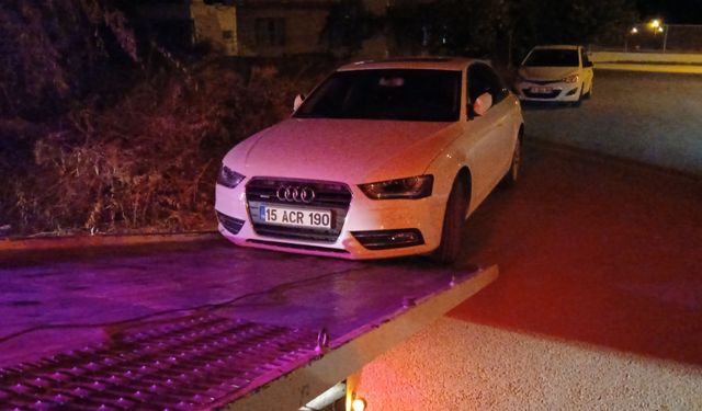 'Dur' ihtarına uymayan sürücü, otomobili bırakıp kaçtı