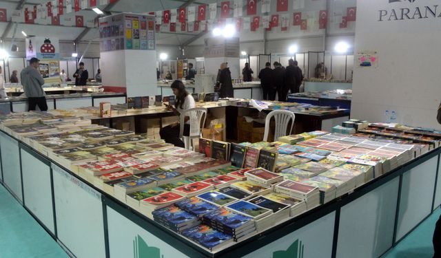 Kahramanmaraş 11'inci Kitap Fuarı açıldı. Açılışa Bakan Yardımcısı Yılmaz katıldı