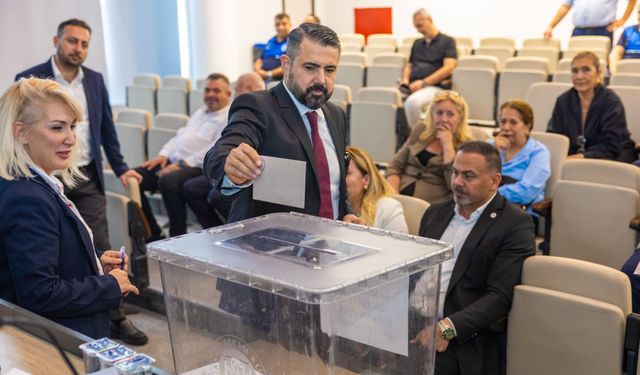 Mezitli'de Belediye Başkan Vekili CHP'li Selağzı oldu