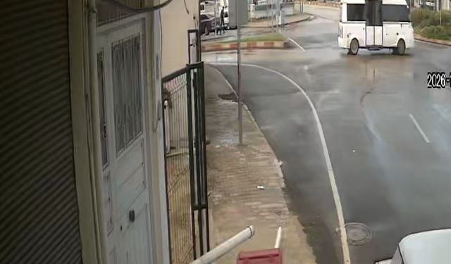 Motosikletiyle çarptığı su borusu başına düştü