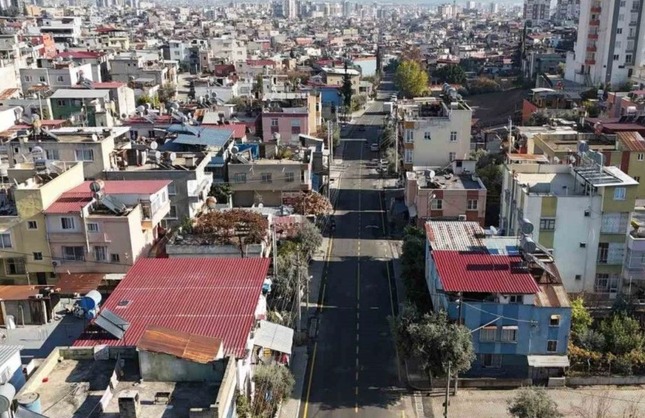 Mersin'de Asfalt Çalışmaları Devam Ediyor Beklenen Yol Yenilendi!