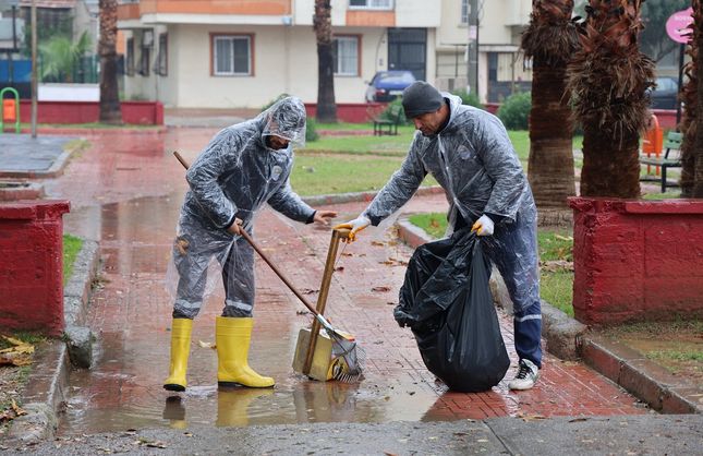 Toroslar Belediyesi’nden Mazgal Temizliği: Su Taşkınlarına Karşı Önlem