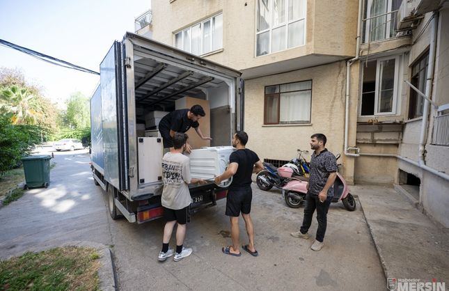 Mersin Büyükşehir'den Öğrencilere Ücretsiz Taşınma Desteği: “TaşıYanım” Projesi Başladı
