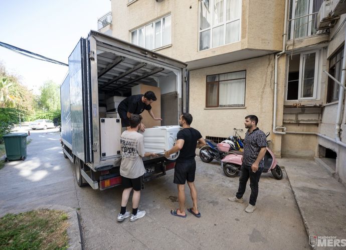 Mersin Büyükşehir'den Öğrencilere Ücretsiz Taşınma Desteği: “TaşıYanım” Projesi Başladı