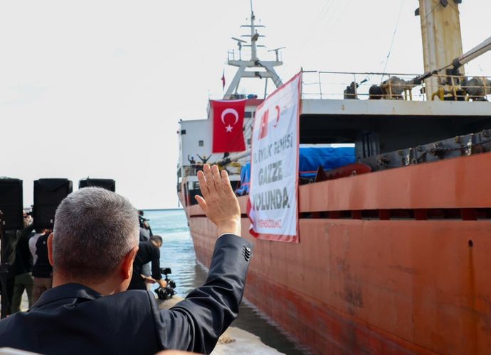 18. İyilik Gemisi Mersin’den Gazze’ye Dualarla Uğurlandı