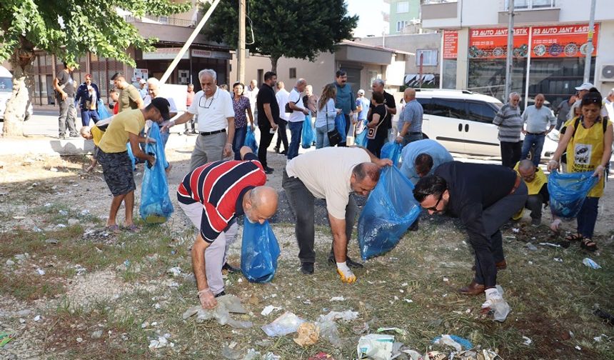 Toroslar'da "Dip Köşe Temizlik" Sağlık Mahallesi’nde Devam Ediyor