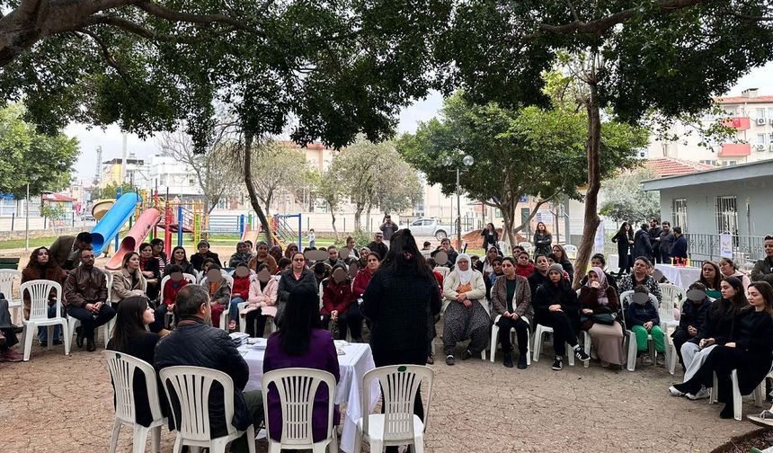 Akbelen Mahallesi’nde Kadın ve Çocuk Hakları Söyleşisi Düzenlendi