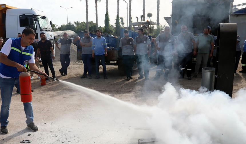 AKDENİZ BELEDİYESİ PERSONELİNDEN YANGIN TATBİKATI