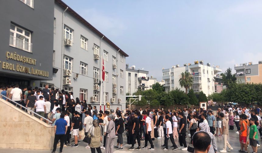 Mersin'de LGS maratonu başladı - Sabahın erken saatlerinde okul yoluna düşenler