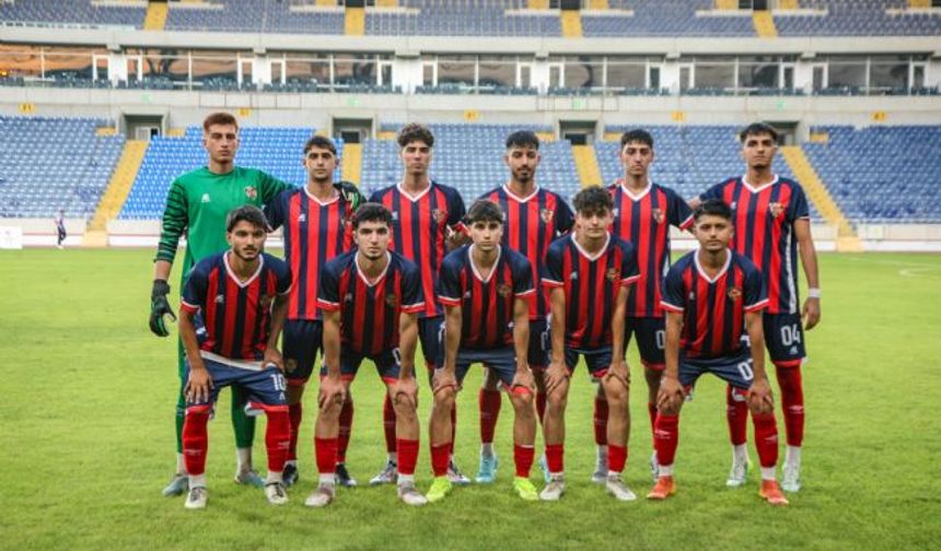 Yeni Mersin İdmanyurdu Yine Gençlerle Sahada