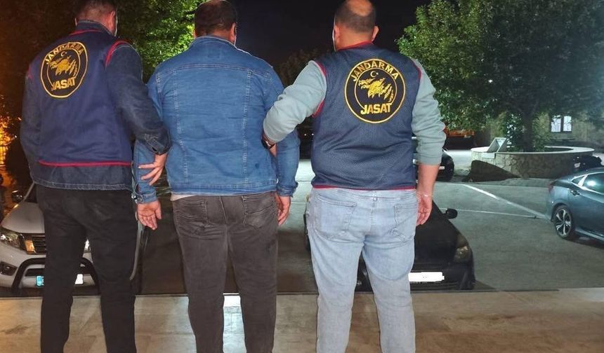 Mut’ta Sınavda Kopya Düzeneğiyle Yakalandı