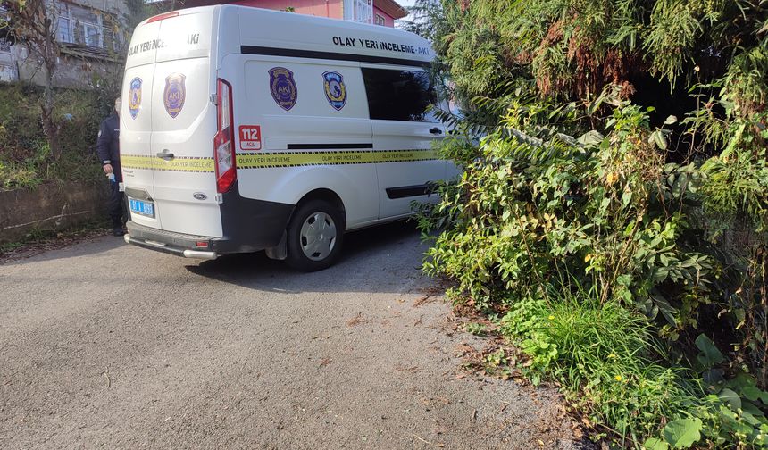 4 katlı binanın çatı katından düşen inşaat ustası öldü