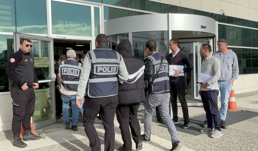 Bolu'da 140 bin dolarlık dolandırıcılık; 3'ü çocuk 5 şüpheli yakalandı