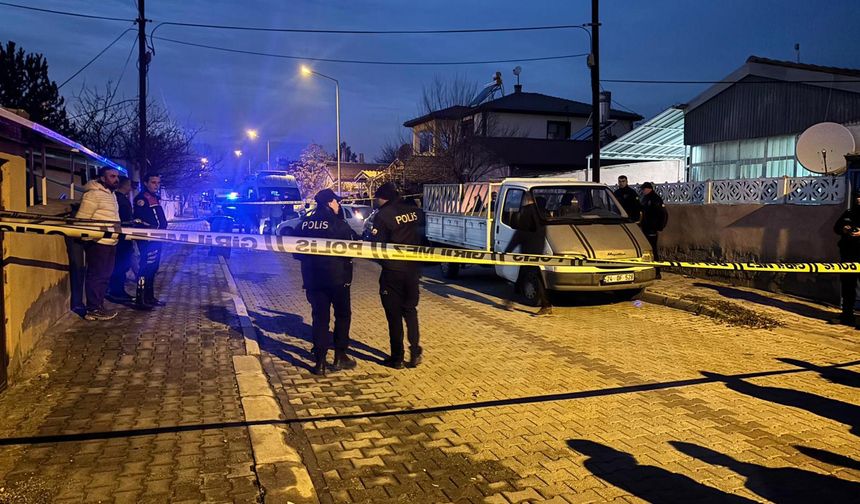 Erzincan'da baba ve oğlu evde ölü bulundu