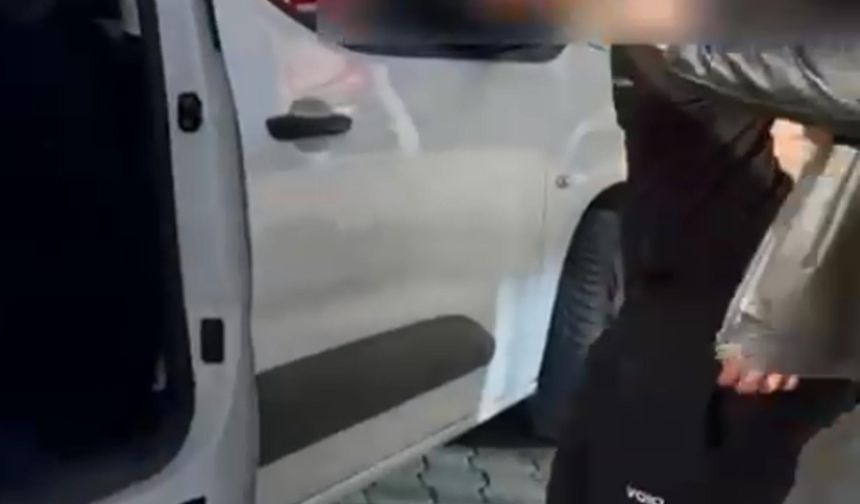 Kur'an'ı Kerim ve Türk bayrağı yakmaya çalışan şüpheli gözaltında