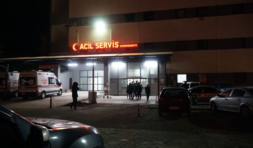 Rize'de yolun karşısına geçerken otomobilin çarptığı yaya öldü