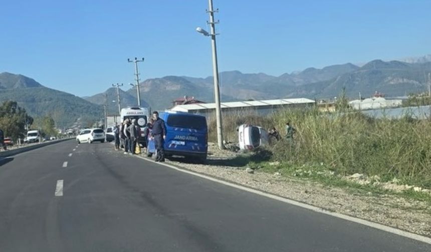 Anamur Mamure Kalesi civarında trafik kazası: Yaralılar var