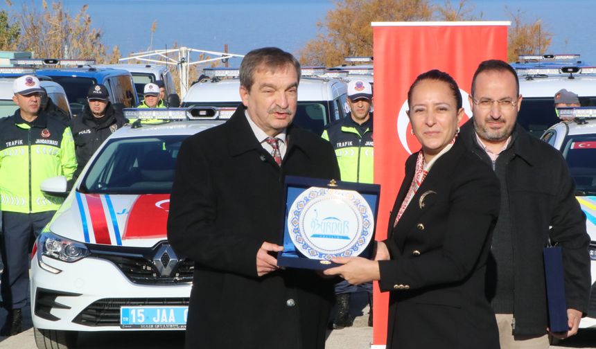 Burdur'da jandarma ve emniyet teşkilatına 56 yeni araç