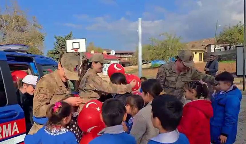 Hatay İl Jandarma Komutanlığı'ndan ilkokul öğrencilerine unutulmaz etkinlik