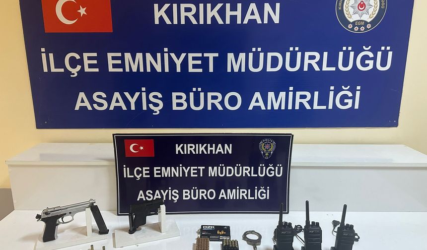 Kırıkhan'da kaçak silah ve mühimmat ele geçirildi