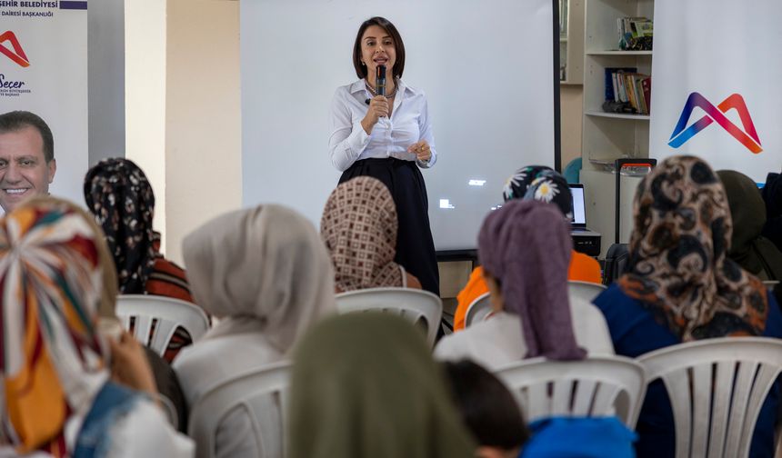 Mersin'de kadınlara eğitim programı düzenlendi