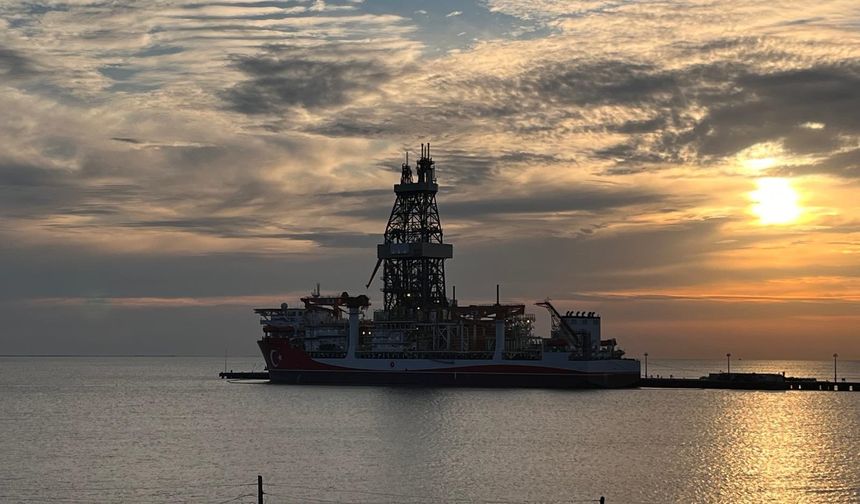 Türkiye'nin 6'ncı sondaj gemisi Mersin'e ulaştı