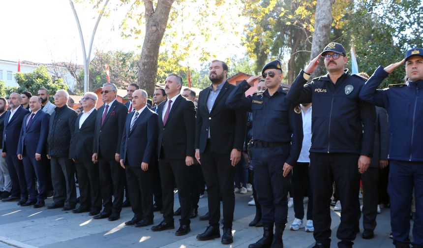 Yüzbaşı Aker ve silah arkadaşları Kemer'de anıldı