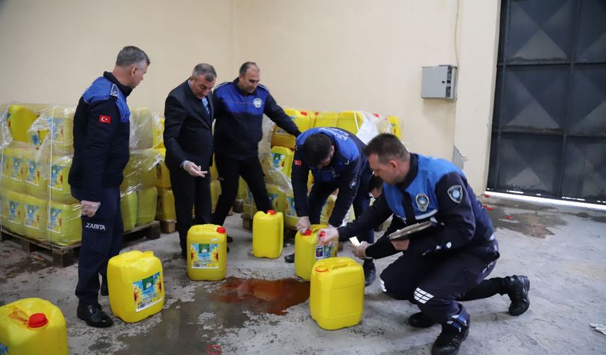 Mersin’de Ayçiçeği Yağı Yerine Su Satılacaktı