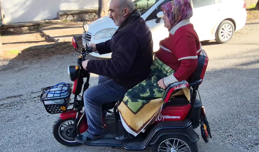 Ağaçtan düştü Ama Eşi ona Destek oldu