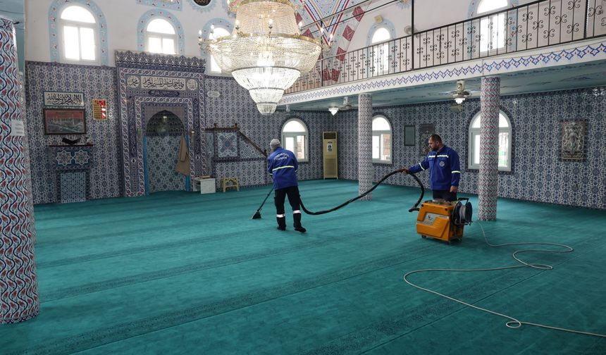 Akdeniz'de ibadethaneler temizleniyor