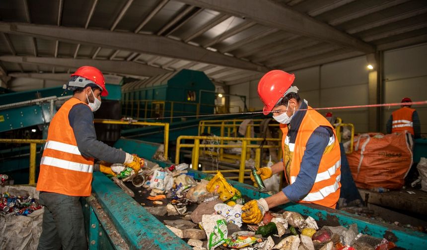 Mersin'de denizi kirleten gemilere 92 milyon lira ceza