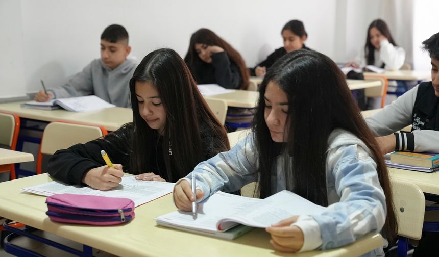 Öğrenciler sınava Büyükşehirle hazırlanıyor